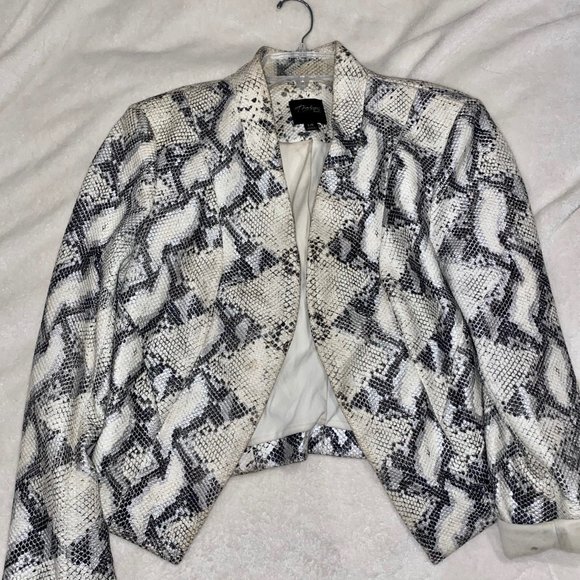 Thalia Sodi White & Gray Metallic Snakeskin Blazer - Picture 2 of 7